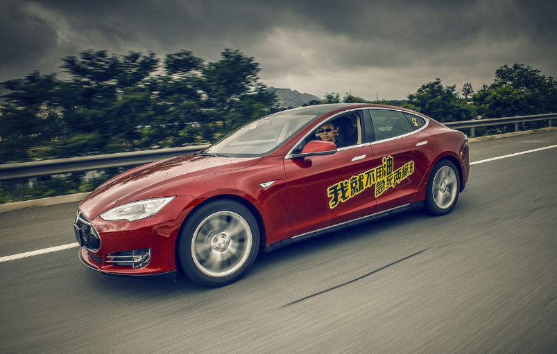 新能源汽車爆發(fā)的關鍵是電池和充電