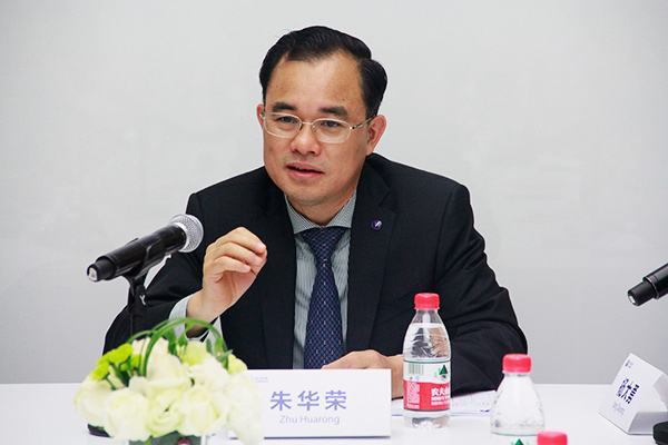 長安汽車總裁朱華榮兩會提案：加強智能網聯汽車統籌管理