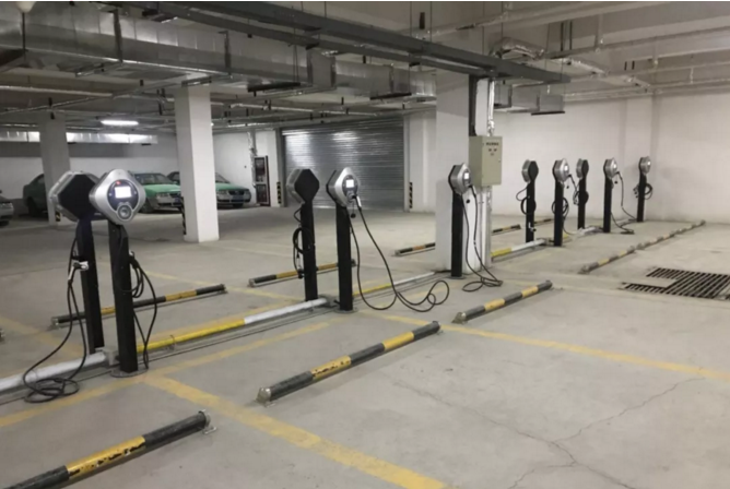 青海西寧再建1000臺充電樁加快布局新能源汽車 青海西寧再建1000臺充電樁加快布局新能源汽車