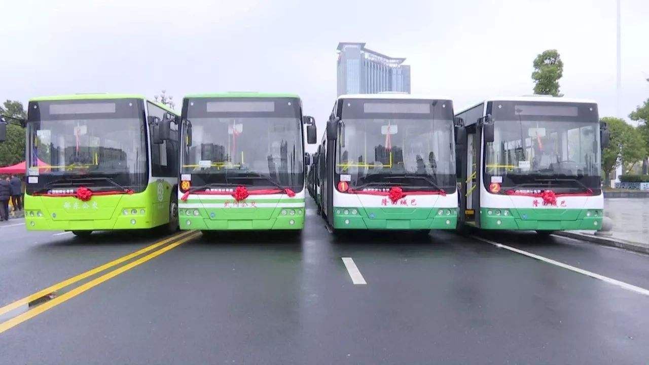 廈門首批新能源號牌公交車正式上路