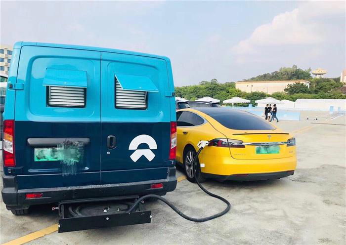 蔚來向特斯拉車主推銷移動充電車